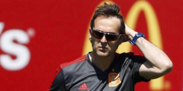 España destituye a Lopetegui como su entrenador a un día del Mundial