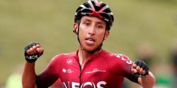 Egan Bernal nuestra sus pergaminos en la Ruta de Occitania
