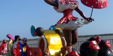 Exposición a cielo abierto de figuras del Carnaval en el Gran Malecón