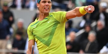 Nadal gana en cinco sets y se cita en cuartos con Djokovic