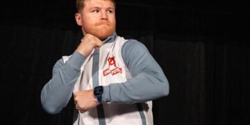 ‘Canelo’ Álvarez cree que vencer a Bivol lo pondrá en los libros de historia del boxeo