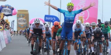 Luis Carlos Chía, el más veloz en primera etapa de la Vuelta a Colombia