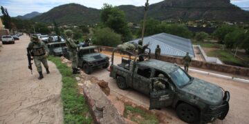 Recuperan cuerpos de jesuitas y guía turístico asesinados en norte de México