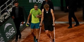 Nadal accede a su decimocuarta final en París tras el abandono de Zverev