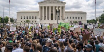Protesta frente a la Casa Blanca por la sentencia del aborto en EEUU