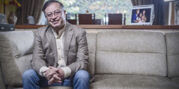 Colombia vive la expectativa del cambio a un mes de la investidura de Petro