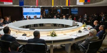 Petro pide convocar a una conferencia de América Latina y el Caribe para evaluar política contra las drogas