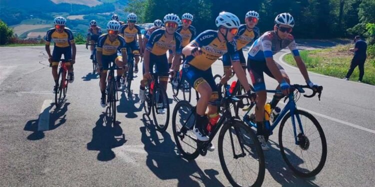 Equipo juvenil de ciclismo Talentos Colombia participa desde esta semana en carreras del calendario italiano