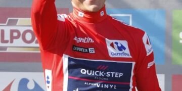 Evenepoel golpea fuerte y los españoles ilusionan