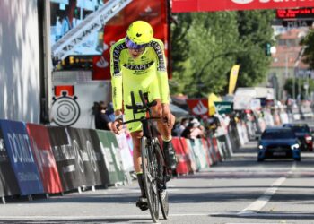 Mauricio Moreira se corona en la Torre y es nuevo líder en Portugal