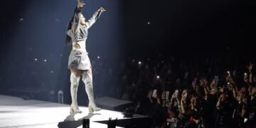 Rosalía consolida su reinado y seduce a una Bogotá rendida a la motomami