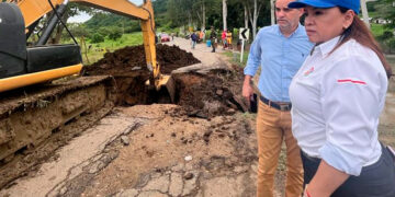 Gobernación del Atlántico atiende con maquinaria emergencias por lluvias en municipios