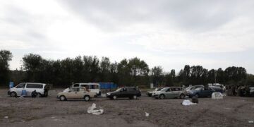 Suben a 25 los muertos en un ataque ruso a un convoy humanitario en Zaporiyia