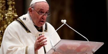 “Pido en nombre de Dios que se acabe la cruel locura de la guerra”: papa Francisco