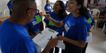 Colegios oficiales del Atlántico promueven la práctica del inglés en la Semana de Bilingüismo