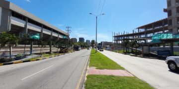 La Gran Vía: termina desmonte de puente peatonal en el colegio Sagrado Corazón