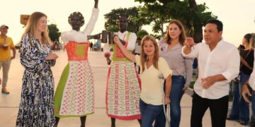 En la Plaza de Puerto Colombia, Gobernadora del Atlántico develó obra en reconocimiento a los inmigrantes alemanes