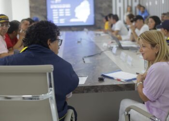 “Maquinaria para limpieza de canales, ayudas humanitarias y un plan de acción conjunto, compromisos de la UNGRD con el Atlántico”: Elsa Noguera