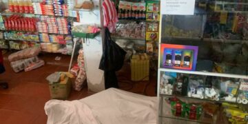 Asesinaron a un hombre dentro de una tienda en Santo Tomás 