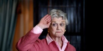 Muere Angela Lansbury a los 96 años, protagonista de “Se ha escrito un crimen”