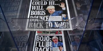 El exministro Rishi Sunak encabeza la carrera por el liderazgo “tory” y el Gobierno británico