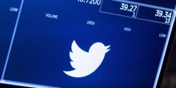 Musk se arriesga a ir a juicio si no completa este viernes la compra de Twitter