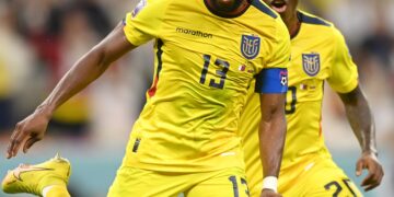 Ecuador venció a Qatar en el inicio del Mundial