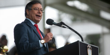 Petro destaca presencia de la mujer, en pie de igualdad, y profesionalización en la Fuerza Pública