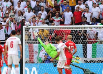 Irán se impone a Gales con dos goles en la prolongación