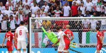 Irán se impone a Gales con dos goles en la prolongación