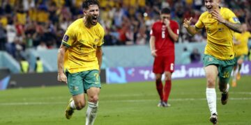 Leckie mete a Australia en octavos; Dinamarca, eliminada