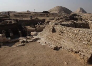 Desentierran una pirámide desconocida con 300 momias cerca de la tumba de Tutankamón