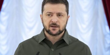 Zelenski: cuando acabe la guerra sólo quiero ver el mar y tomar unas cervezas