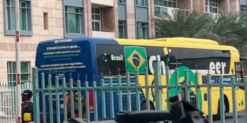 La selección brasileña retorna a Río con un Tite callado ante la prensa