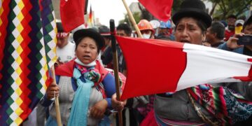 60 muertos en las protestas en Perú, tras una nueva víctima en Puno