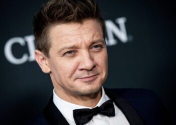 Jeremy Renner, operado de traumatismo torácico por un accidente con un quitanieves