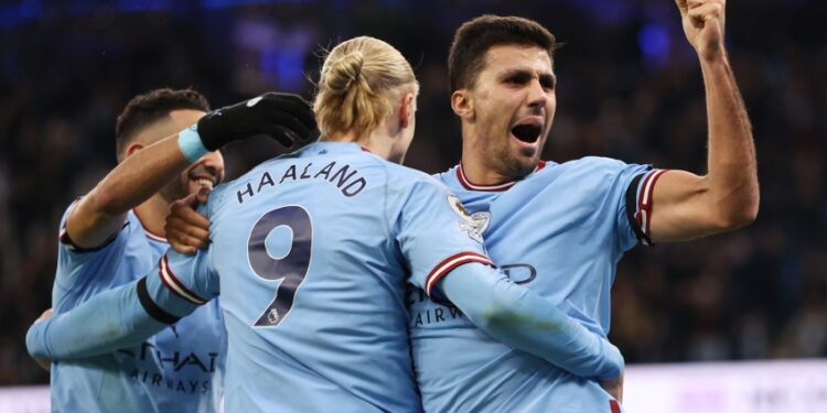El City golea al Aston Villa