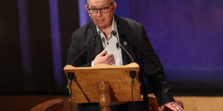 Colombia reconoce el estatus político del ELN al cierre del ciclo de diálogos de México