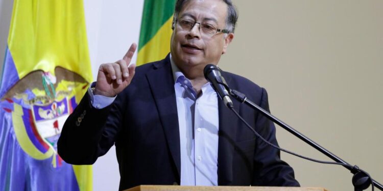 Fiscalía investiga al hijo mayor del presidente Petro por lavado de activos