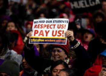 Casi medio millón de estudiantes en casa por una huelga escolar en Estados Unidos