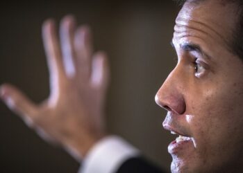 Juan Guaidó descarta pedir asilo en EE.UU. por ahora