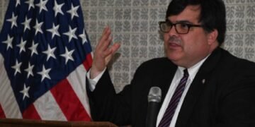 “EE. UU. está listo para ayudar a combatir incendios en Colombia”: embajador