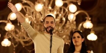 Elecciones en El Salvador : Bukele dice que “Dios quiso sanar” al país, al proclamarse ganador de las elecciones